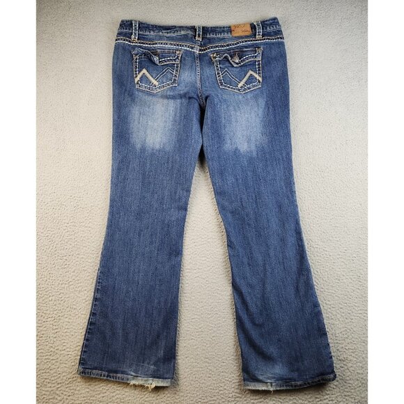 Womens 33x35 Plus Bootcut Vanity Jeans Blue Flap Pockets Curvy Mid Rise Stretch - Picture 1 of 9